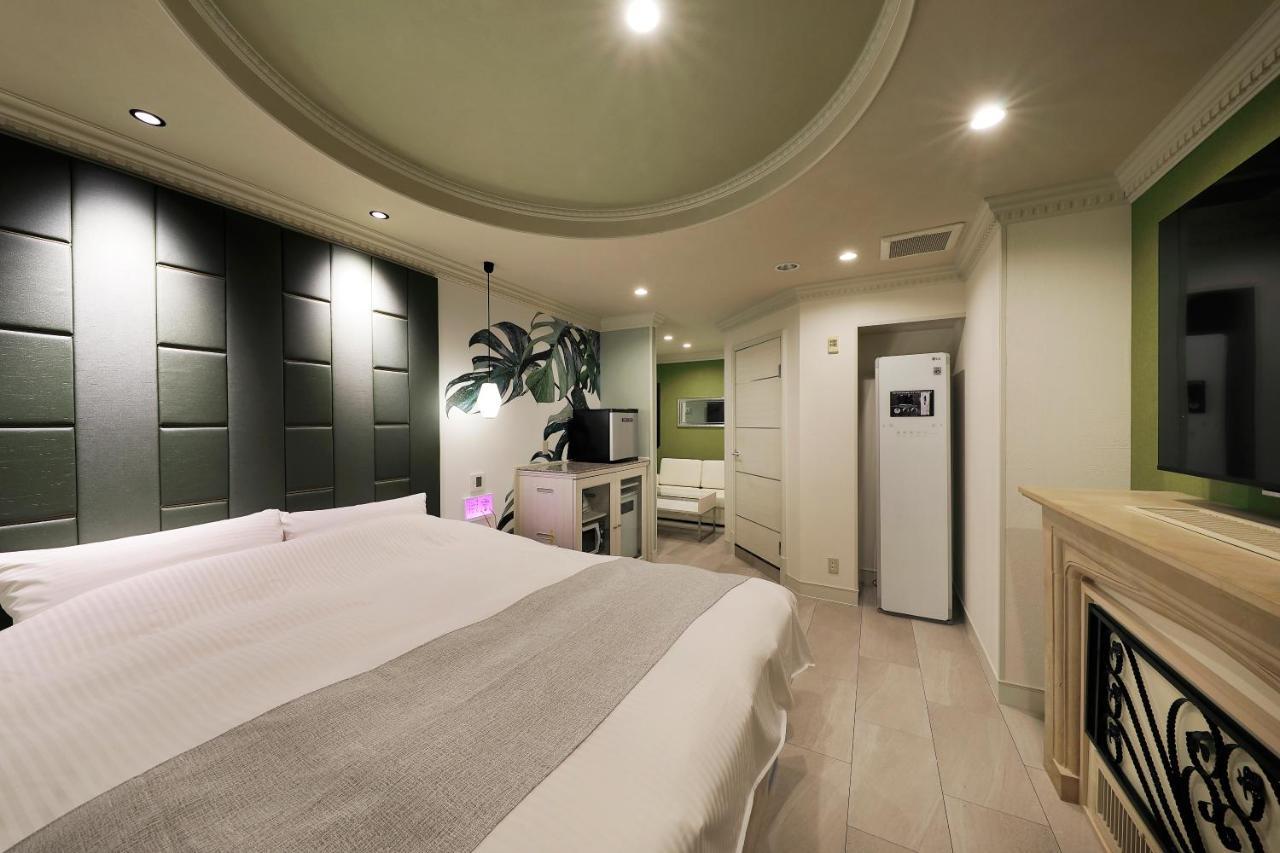 ホテルバースデー岐阜西店 Hotel Birthday Gifuwest (Adults Only) ภายนอก รูปภาพ