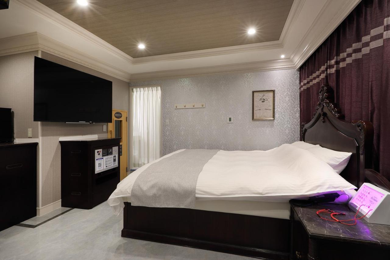 ホテルバースデー岐阜西店 Hotel Birthday Gifuwest (Adults Only) ภายนอก รูปภาพ