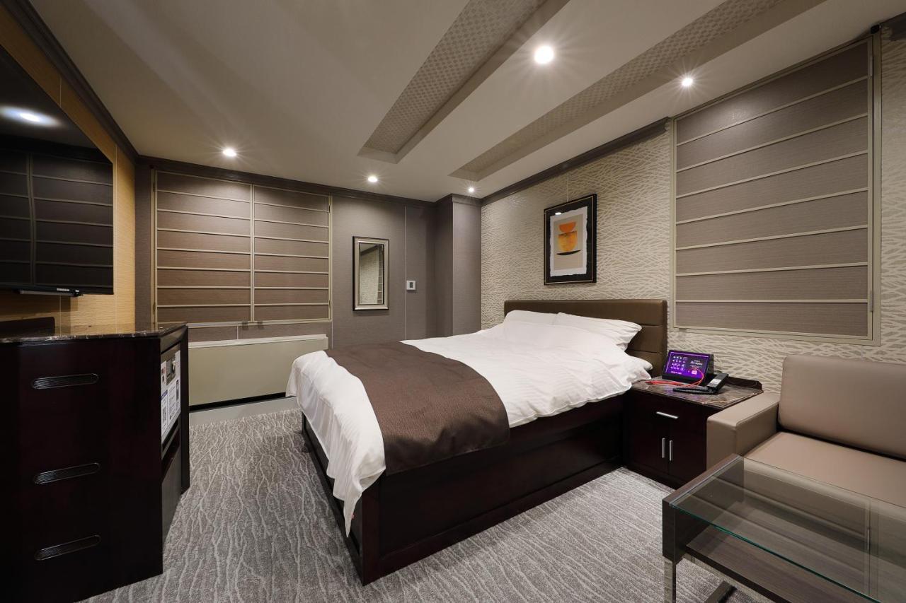 ホテルバースデー岐阜西店 Hotel Birthday Gifuwest (Adults Only) ภายนอก รูปภาพ