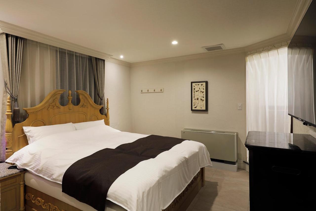 ホテルバースデー岐阜西店 Hotel Birthday Gifuwest (Adults Only) ภายนอก รูปภาพ